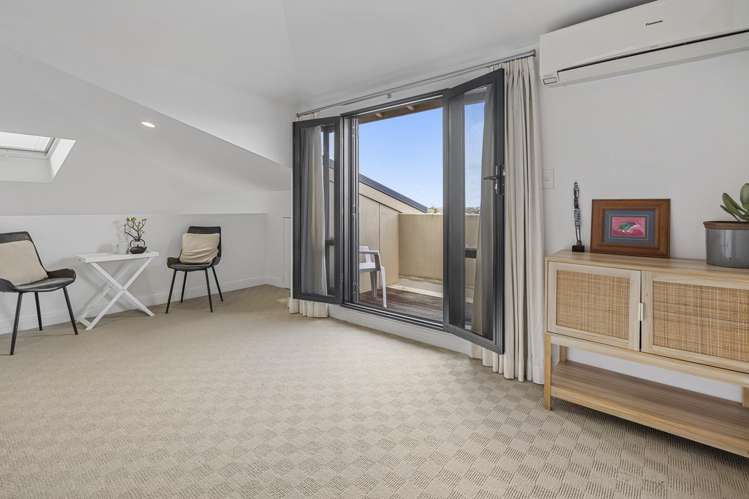 2F/5 Furneaux Way Remuera_16