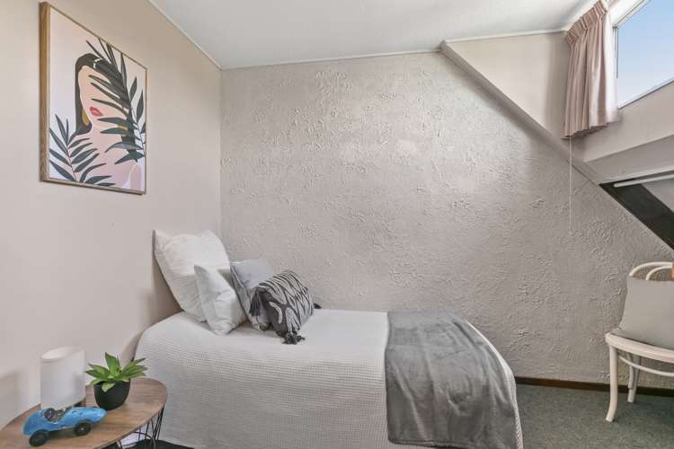 8/31 Mana Avenue Titahi Bay_9