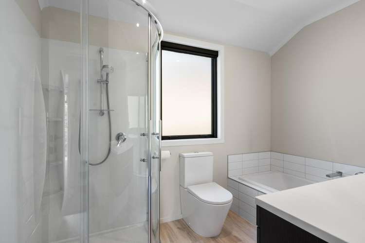 10 Woodford Lane Stoke_18