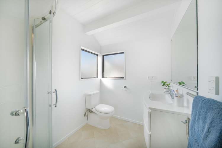 12 Longmont Terrace Churton Park_19