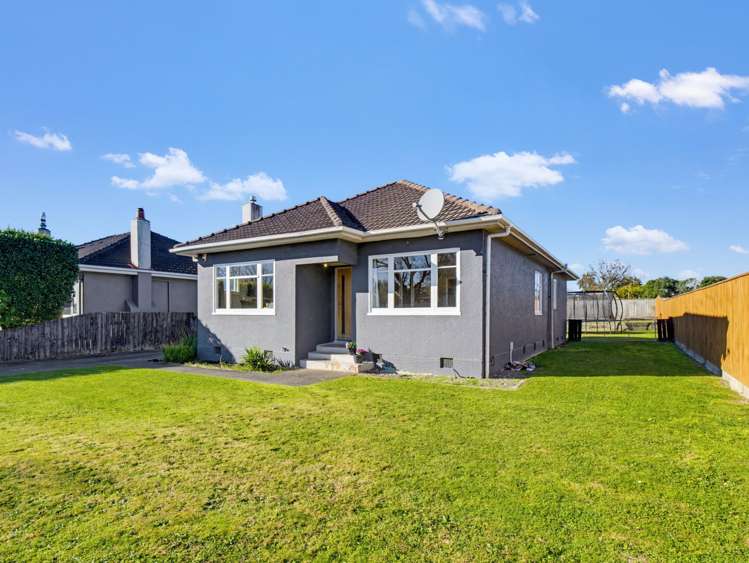 81 Guy Ave Takaro_29