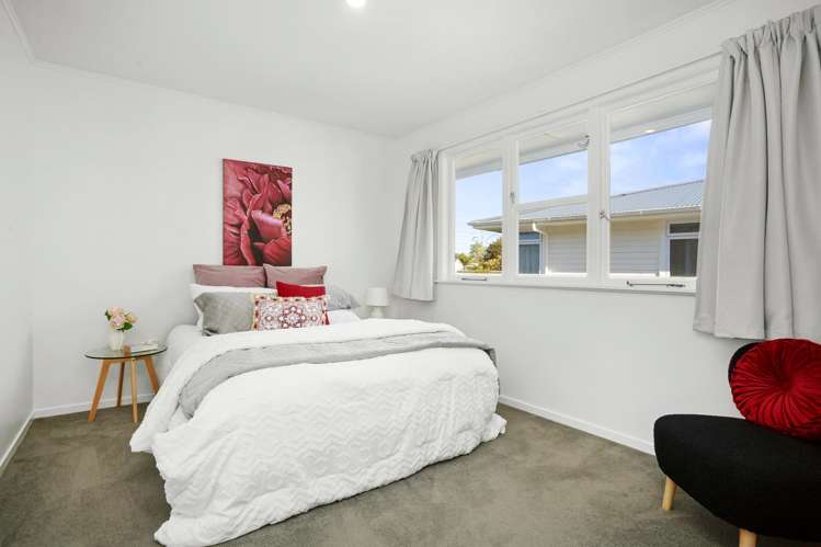 7 Holyoake Crescent Avalon_8