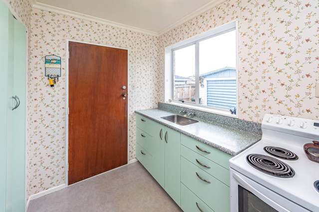 69 Exeter Crescent Springvale_3