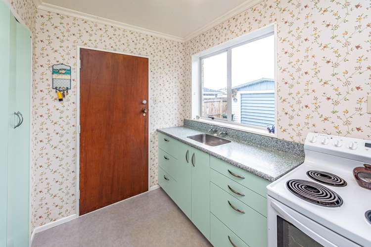 69 Exeter Crescent Springvale_3