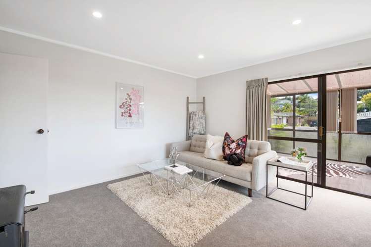 2/4 Eagle Place Red Beach_6