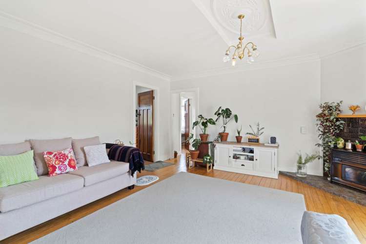 12-16 Holdens Road_5