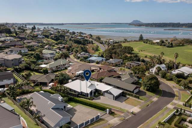 Modern Omokoroa Living – Walk to Shops & Cafés