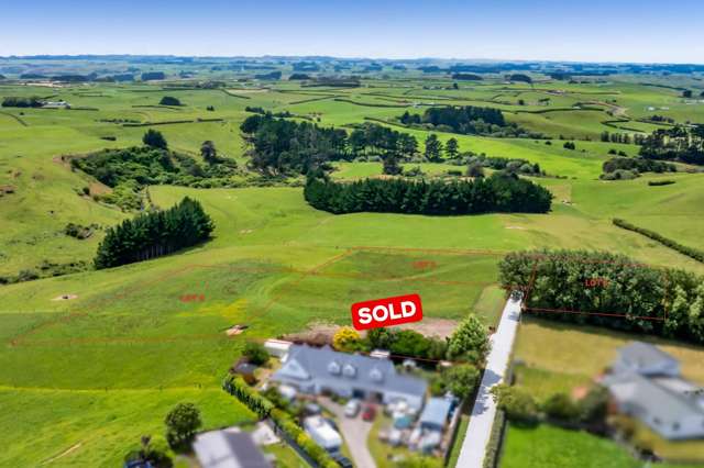 0n Douglas Street Sections Hawera_4