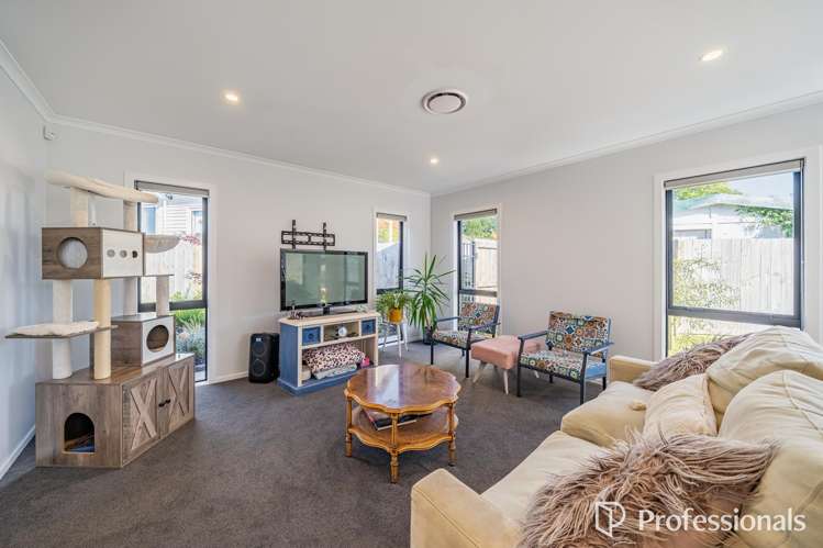 16a Sharpe Crescent_3