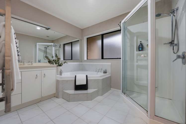 8 Chiania Place_5