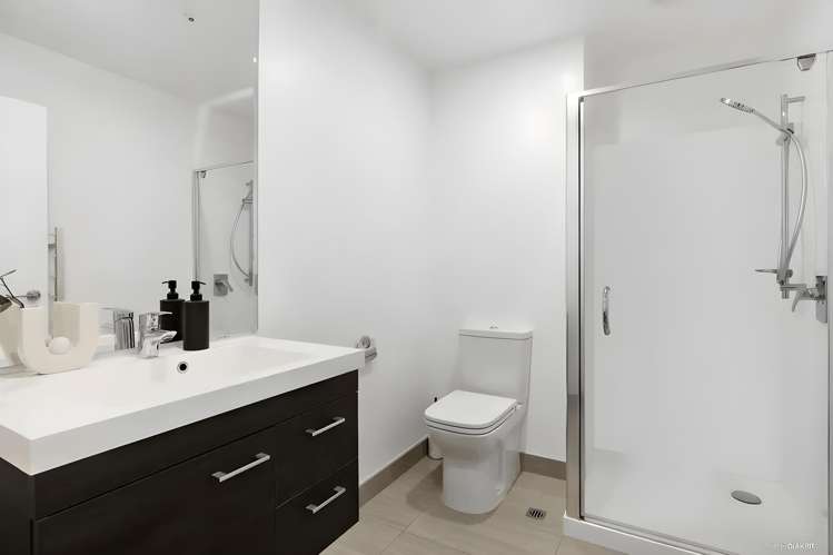 210/8 Thompson Park Road Mount Wellington_10
