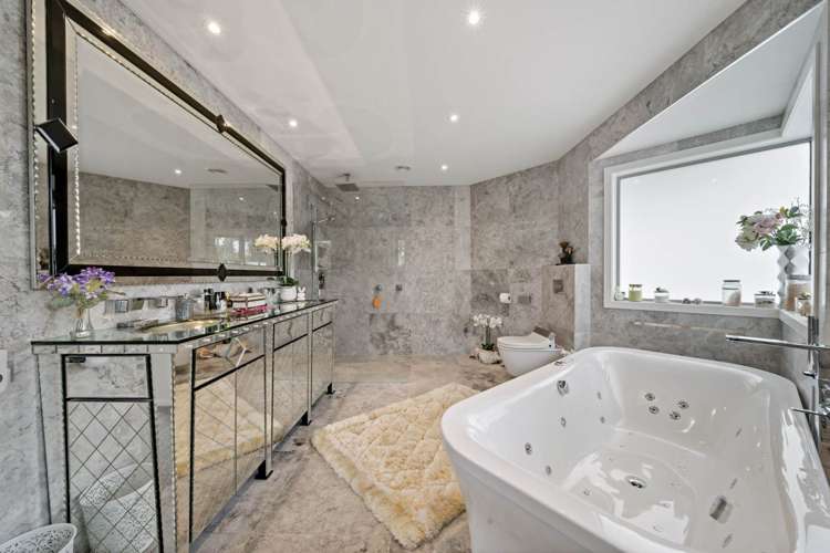 14 Oscar Road Greenhithe_32