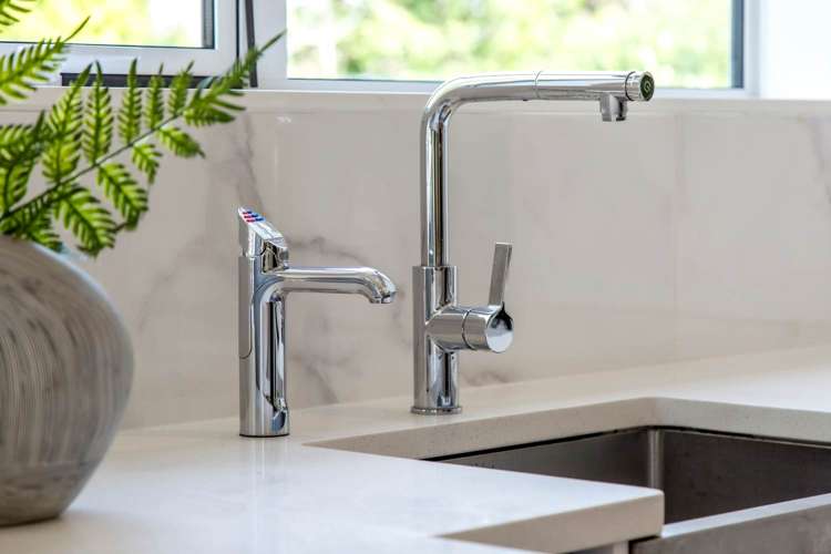 20d Coronation Street Belmont_16