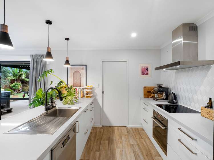 20 Magnolia Crescent Tawhero_10