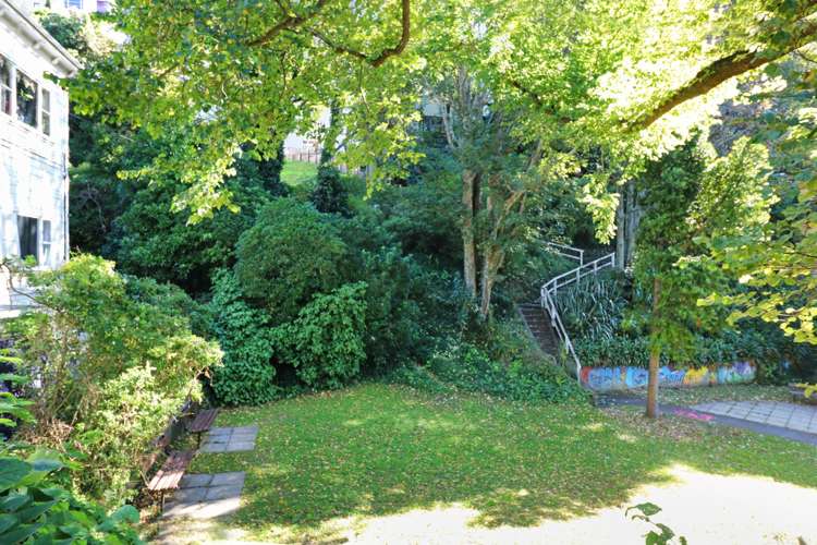 4/10 Terrace Gardens 2185_8