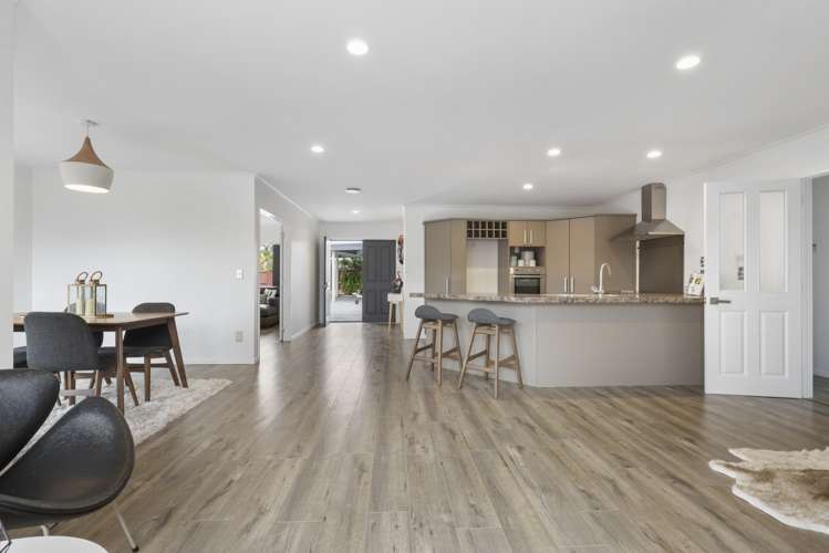 22 Whitford Place Rototuna North_8