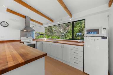 882 Sandspit Road_4