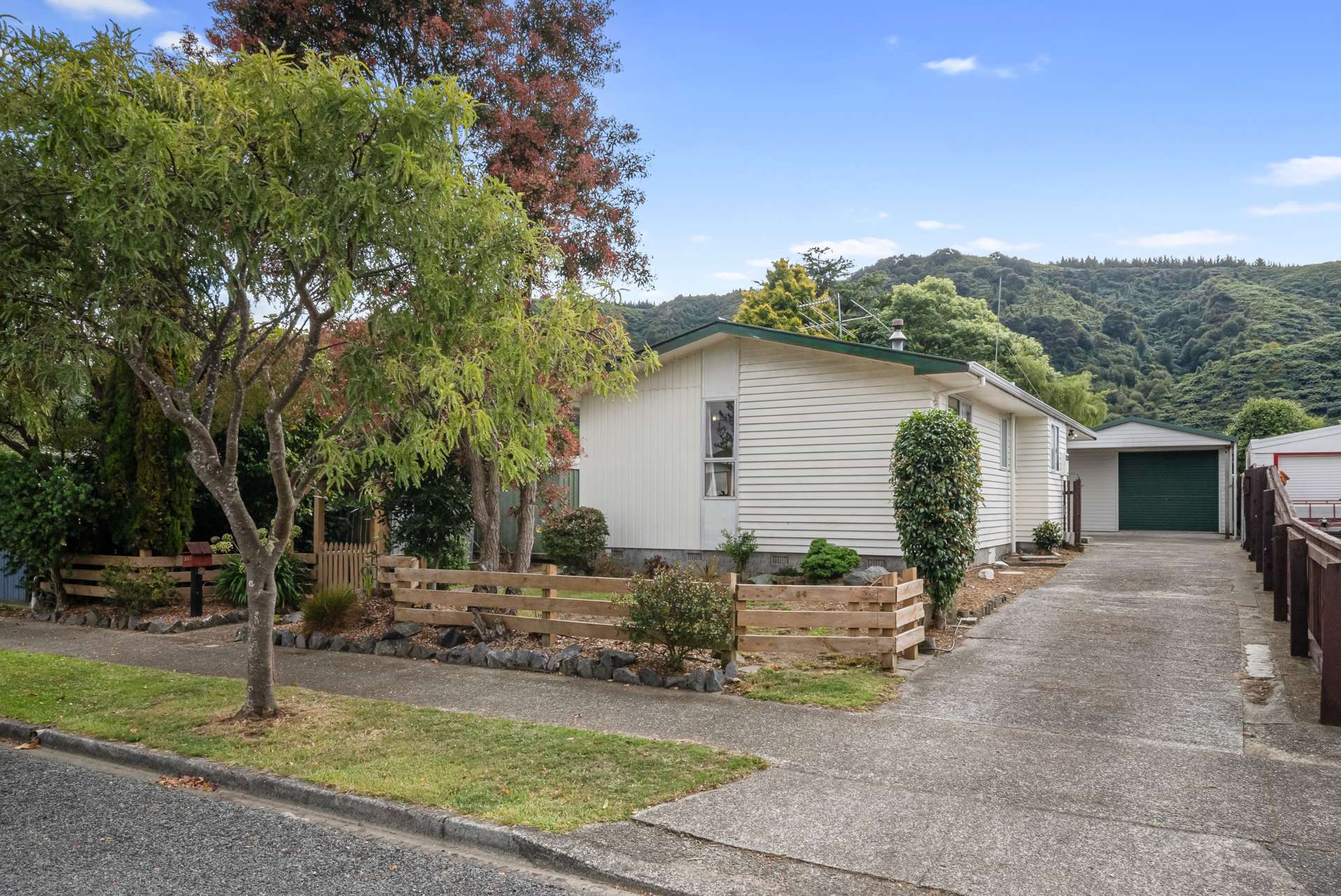 84 Pasadena Crescent Totara Park_0