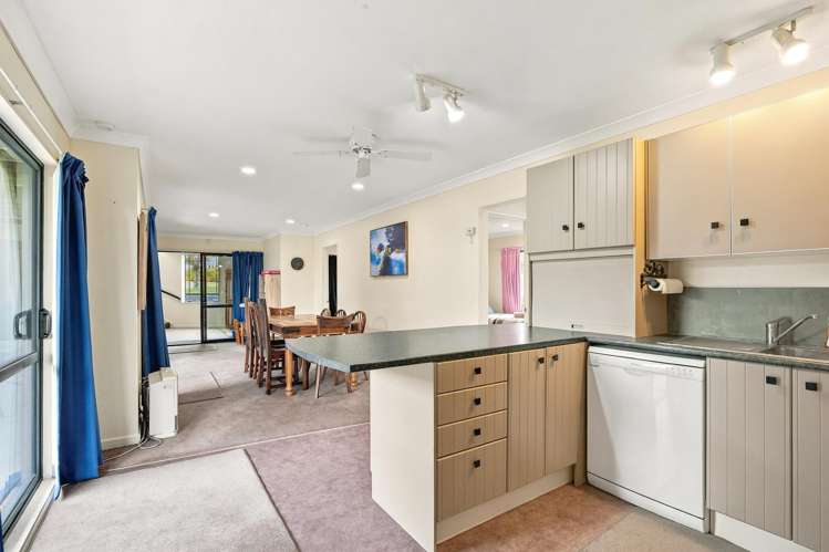 5 Rowena Crescent Motuoapa_16