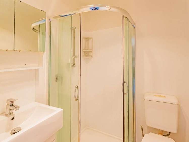 2/2 Mcdonald Crescent Mount Wellington_9