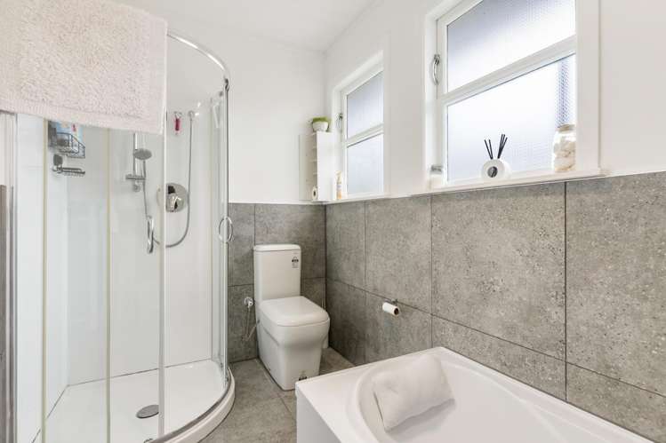 44 Kokiri Crescent Waitangirua_15