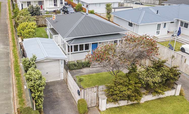 19 Main Road Titahi Bay_15