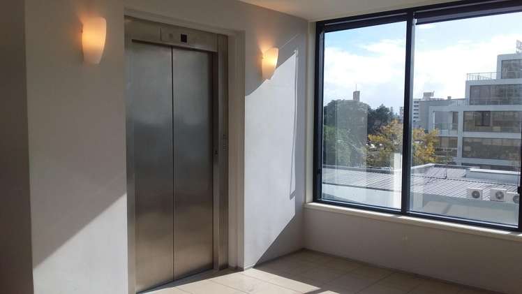 Suite 3/L3/95 Hurstmere Road Takapuna_9