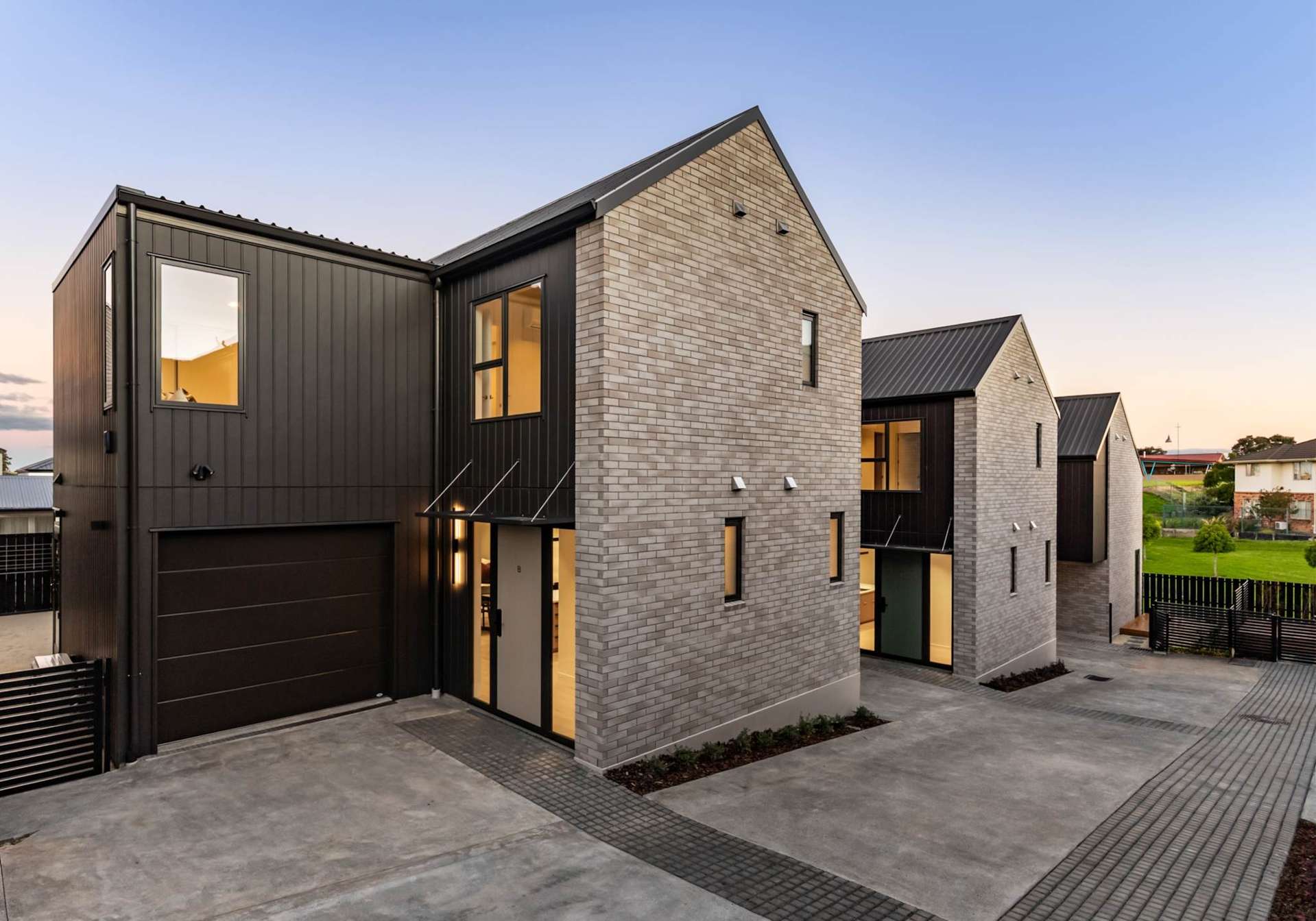 26-28 Weybridge Crescent Glen Innes_0