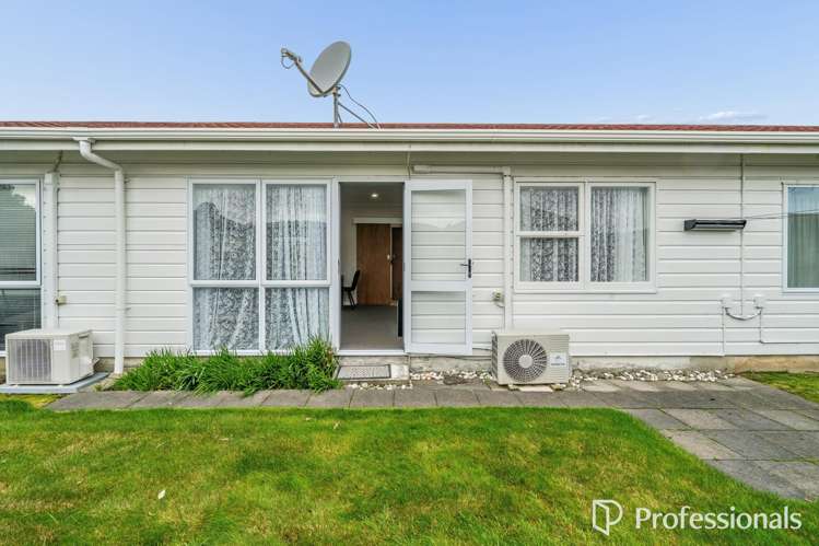 10/1079 High Street Taita_15