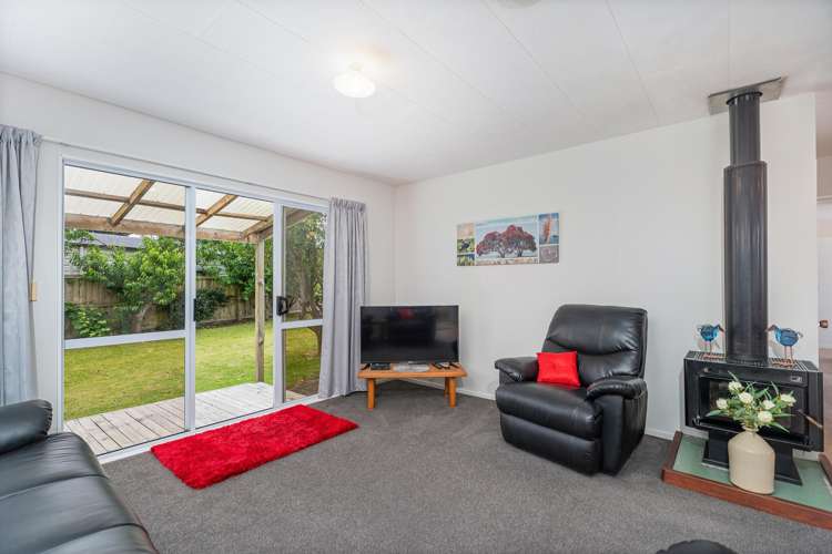8 Joan Gaskell Drive Whitianga_10