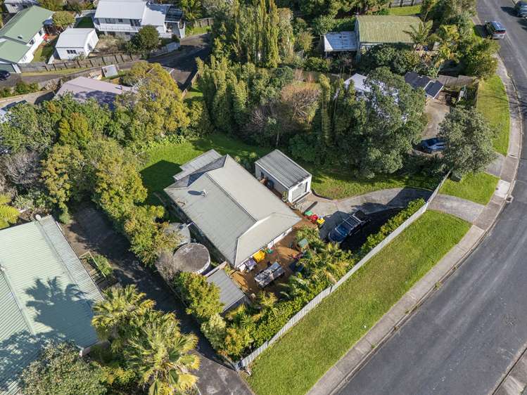 109A Brian Crescent Stanmore Bay_3