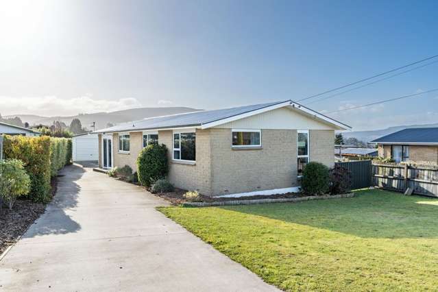 Effortless Living in a Sought After Setting