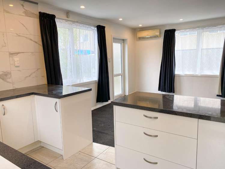 8/21 Olliviers Road Phillipstown_3