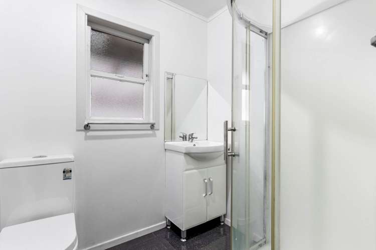 1/19 Velvet Crescent Otara_10