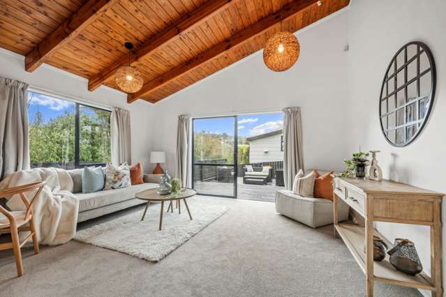 1/123 Athena Drive Totara Vale_1