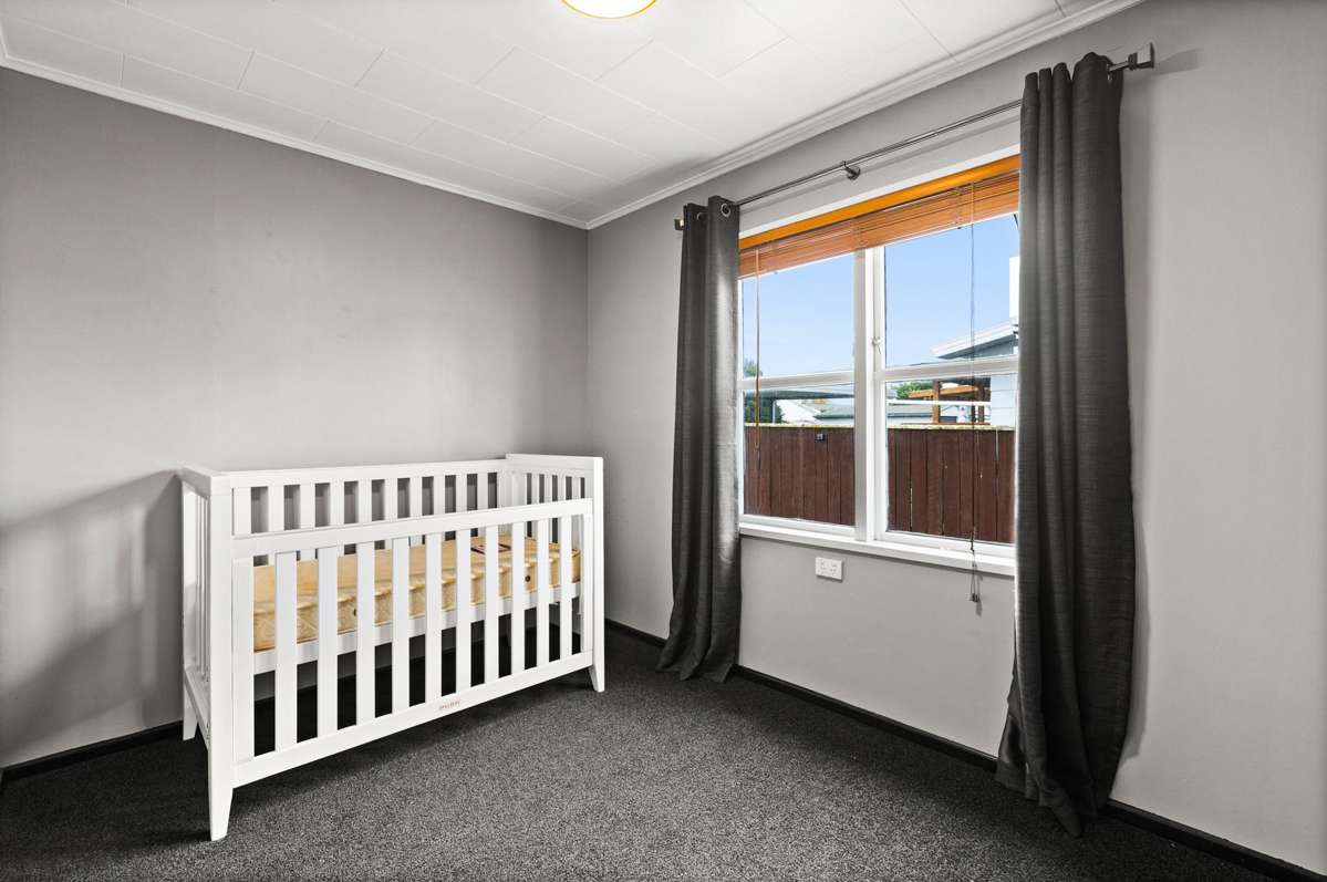 32 Robinson Crescent_3