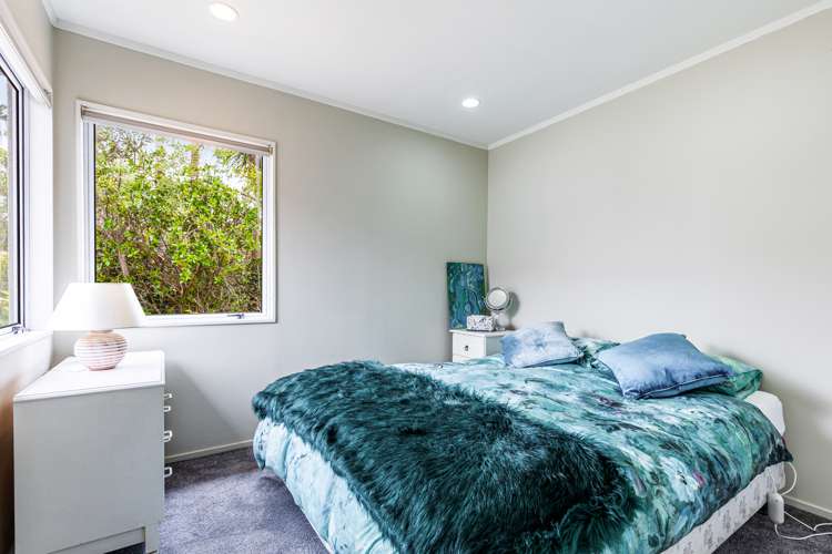 8 Dacre Grove Gulf Harbour_13