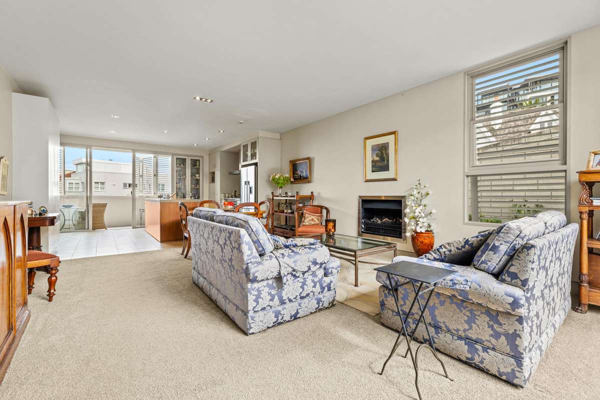 19F St Stephens Avenue_3