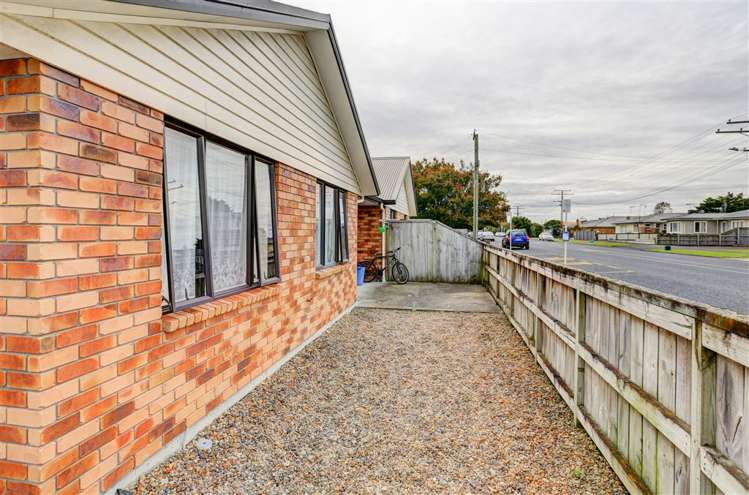 2d Ford Street Hamilton East_10