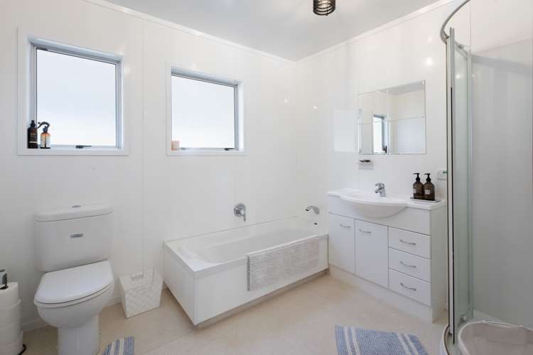 2 Marina Way Athenree_15