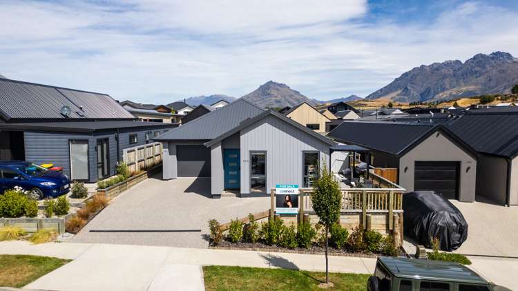 101 and 101A Jack Hanley Drive Jack's Point_25