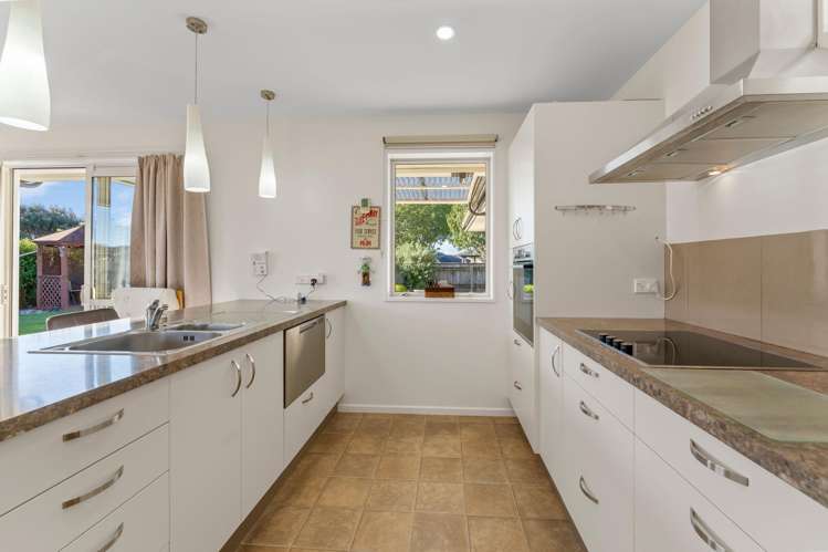 14A Ernest Place Brightwater_8