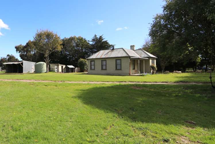 9 Kennington Waimatua Road Kennington_3