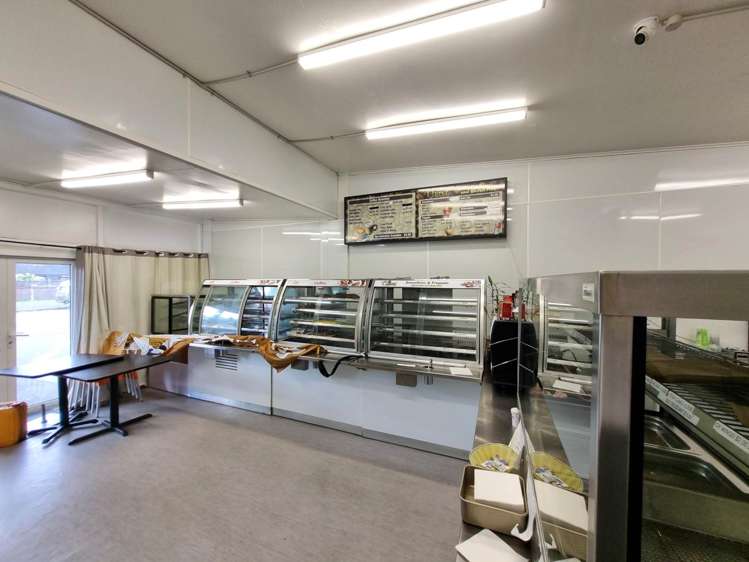 Unit B/574 Te Atatu Road_0