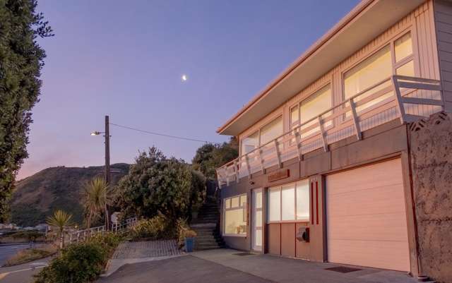 Renovated and ready - seaside living