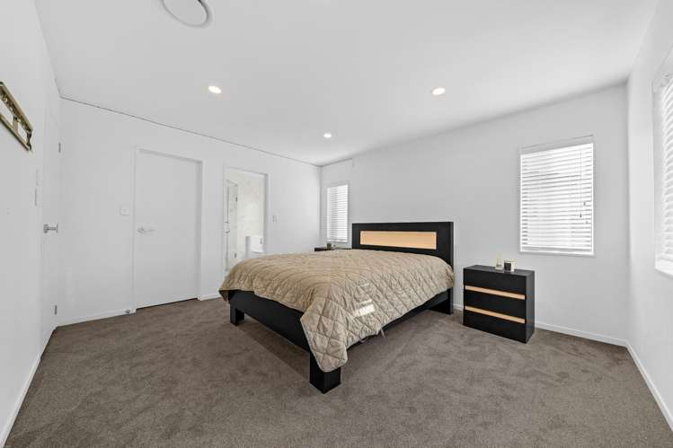 32 Matahae Drive Flat Bush_10