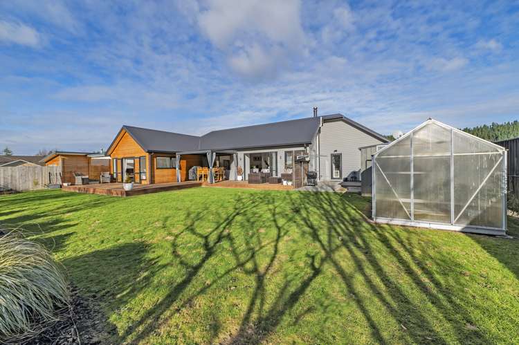 13 Railway Terrace Glentunnel_17