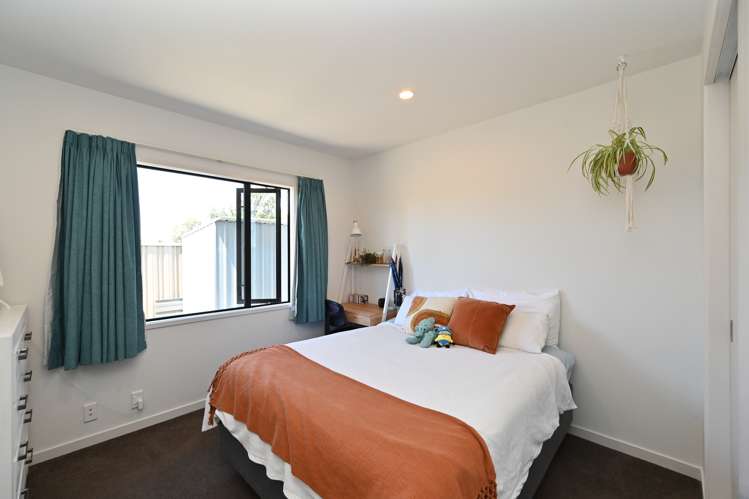 7 Milford Place Poraiti_11
