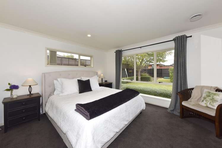 14 Parkside Crescent Northwood_10