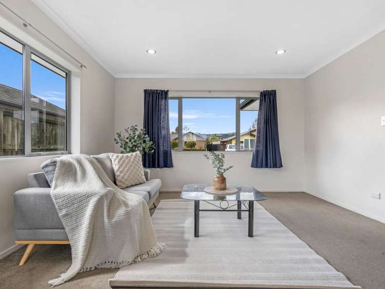 39 Carroll Place Owhata_22